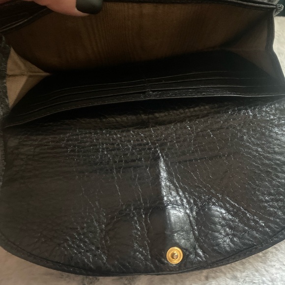 CHLOE BLACK WALLET WITH GOLD BOW DETAIL ON FRONT PRE LOVED - Picture 14 of 16